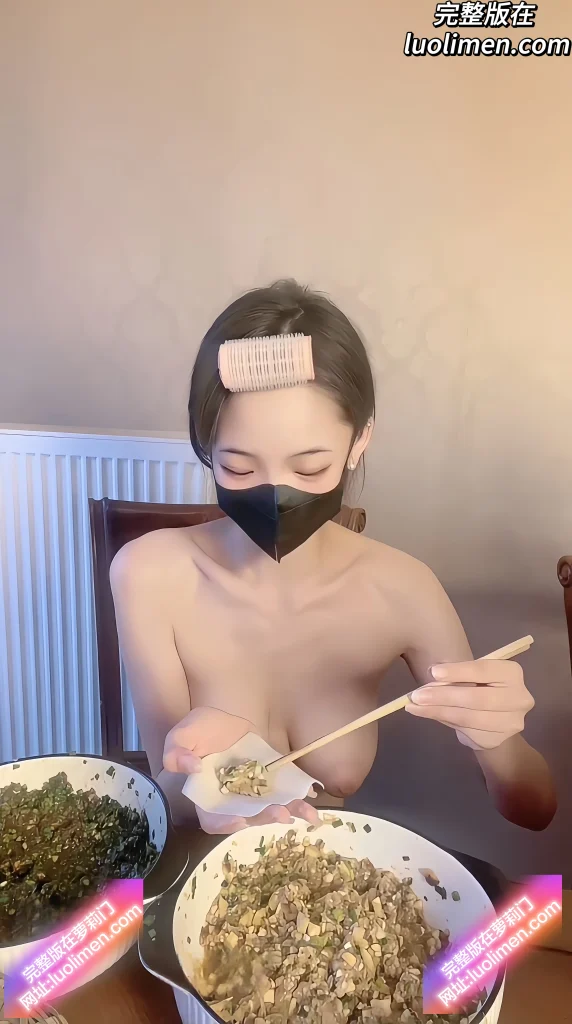 图片[2]-一口白桃七@Ykbaitao7 – [288门槛] 11分钟 巨乳福利姬 全裸在家包饺子 裸舞露出萝莉-萝莉反差女神